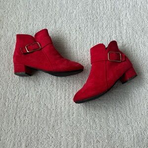 Girls red boots!